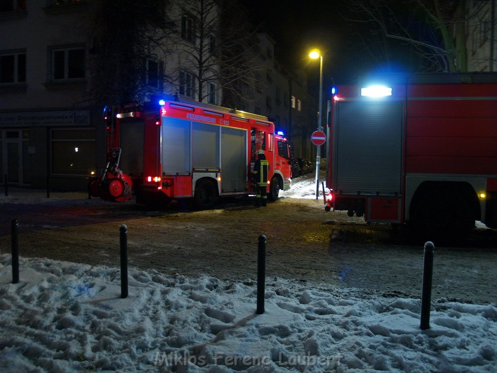 Feuer in Kueche Koeln Vingst Homarstr P700.JPG